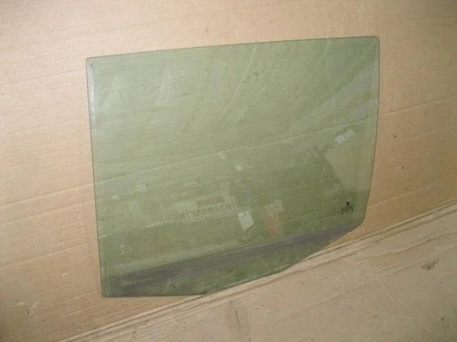 Стекло двери задней левой Skoda Octavia (A4 1U-) 2000-2011