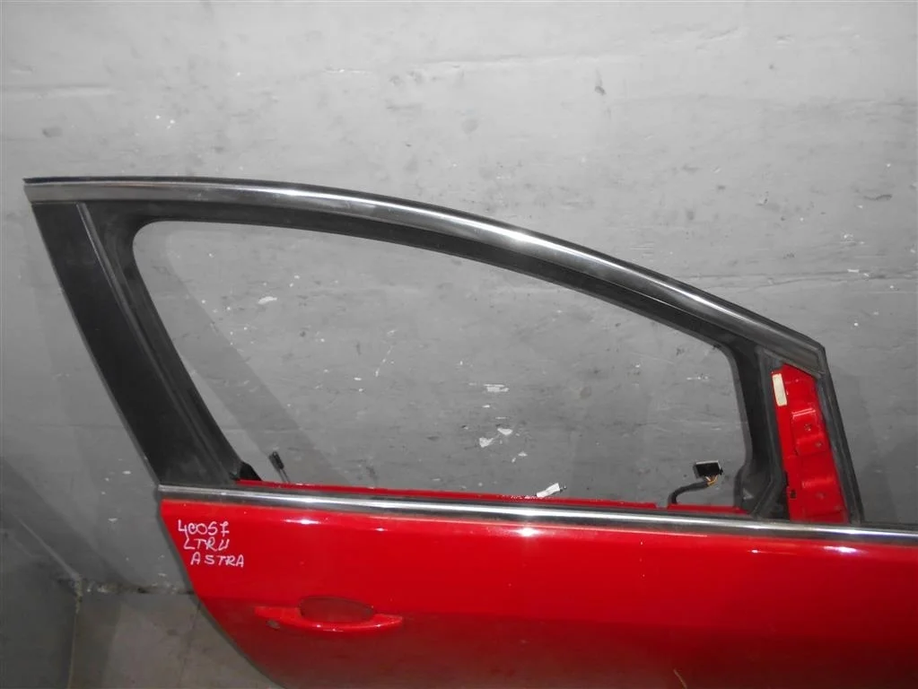 Стекло двери передней правой Opel Astra J 2010 -