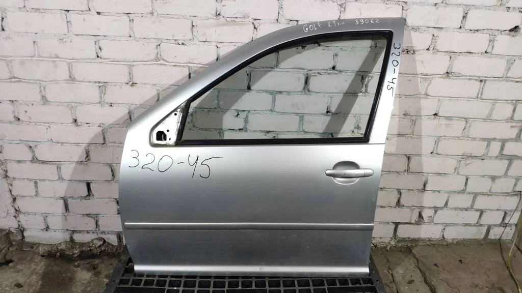 Дверь передняя левая VW Golf IV/Bora 1997-2005