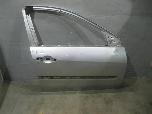 Дверь передняя правая Renault Laguna III 2007-2012