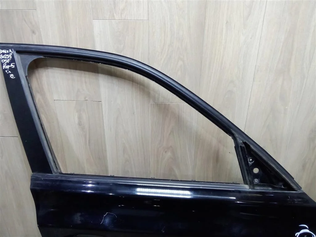 Уплотнитель стекла передней двери BMW X3 E83 2004-2010