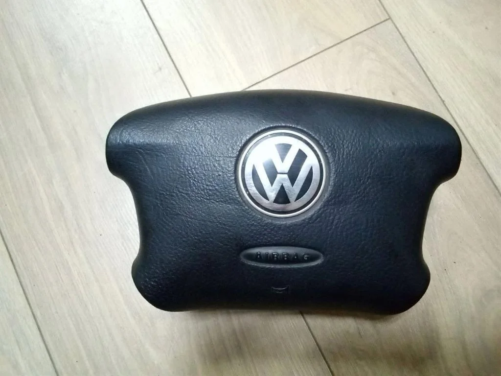 Подушка безопасности в рулевое колесо VW Passat (B5) 1996-2000