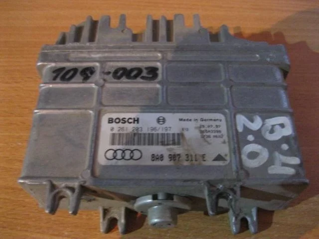 Блок управления двигателем Audi 80 /90 (B4) 1991-1994
