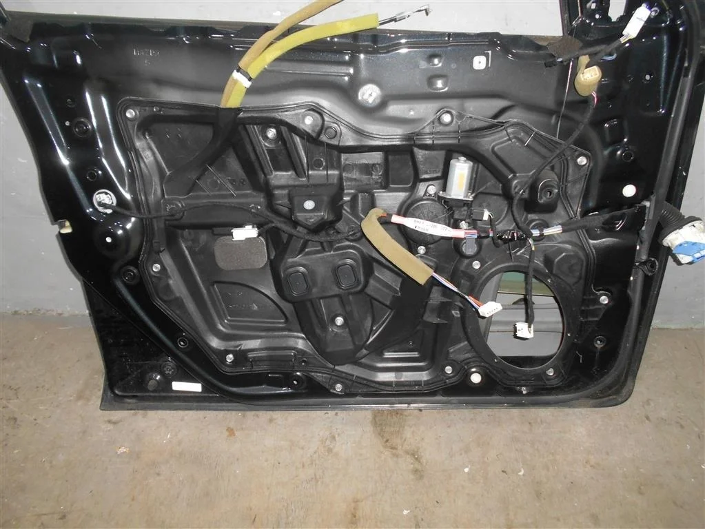 Мотор стеклоподъемника передний левый Mazda Mazda 3 (BL) 2009-2013