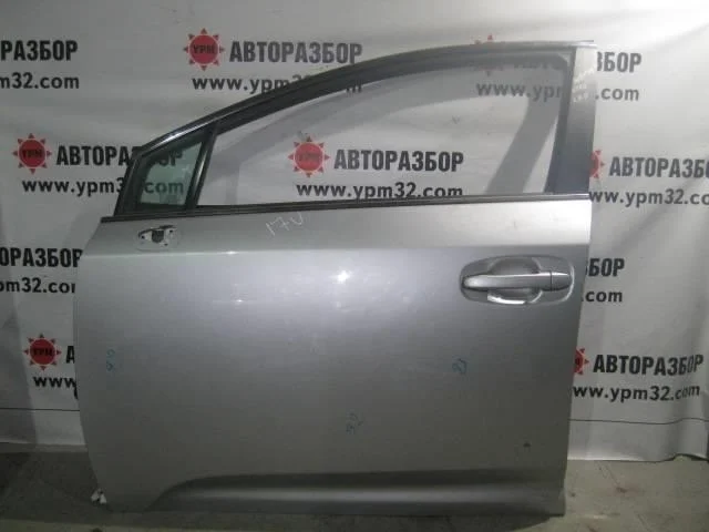 Стекло двери передней левой Toyota Avensis III 2009-2011