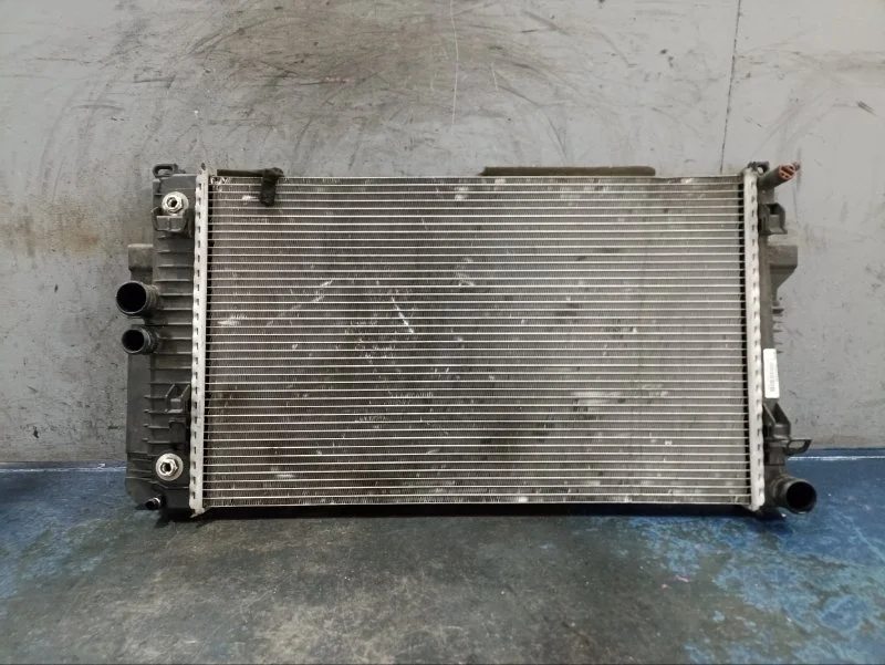 Радиатор охлаждения Mercedes Viano W639