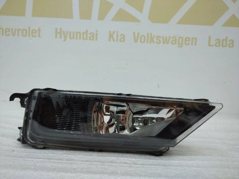 Фара противотуманная Volkswagen Tiguan 2016-2020 AD1 до Рестайлинг