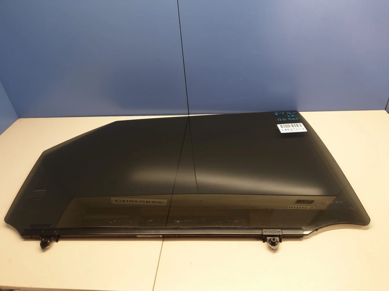 Стекло двери задней правой для Lexus NX Z10 2014-