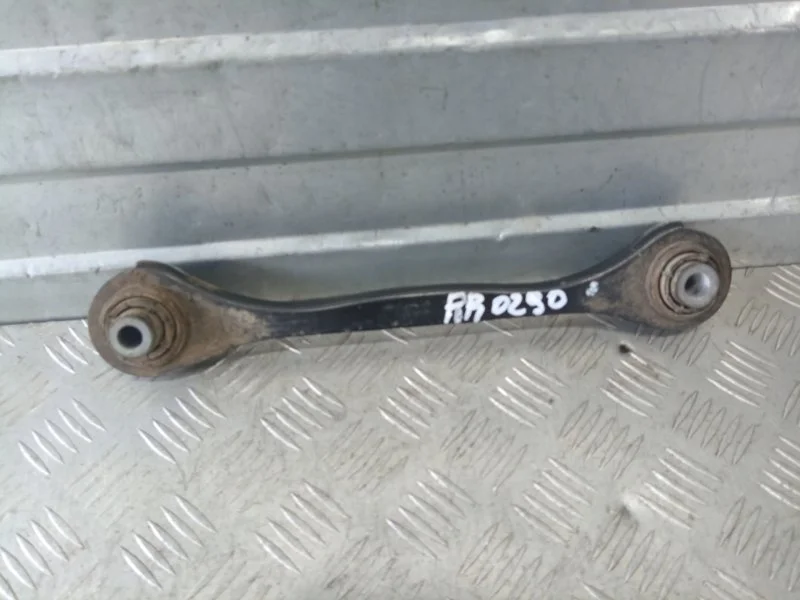 Рычаг заднего моста Skoda Yetti 2009-2014 1K0501529 5L 1.2, задний правый