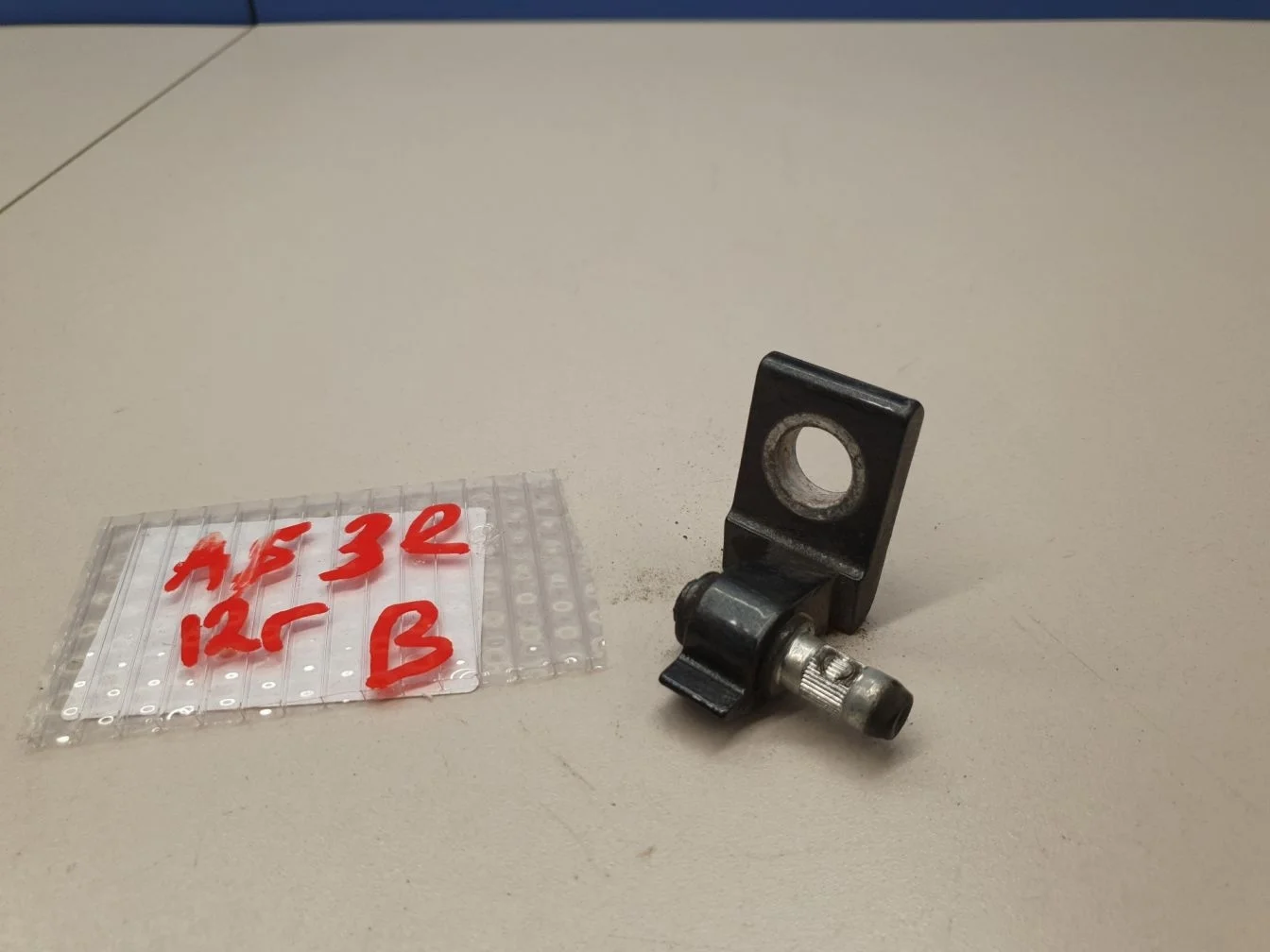 Петля двери задней правой верхняя для Audi A5 S5 8T Coupe Sportback 2008-2016