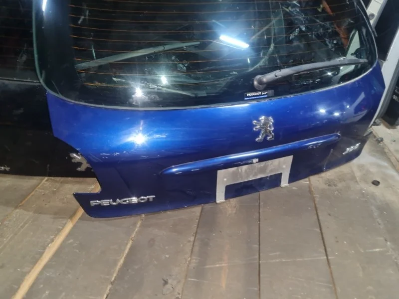 Крышка багажника Peugeot 206 2009 хетчебек