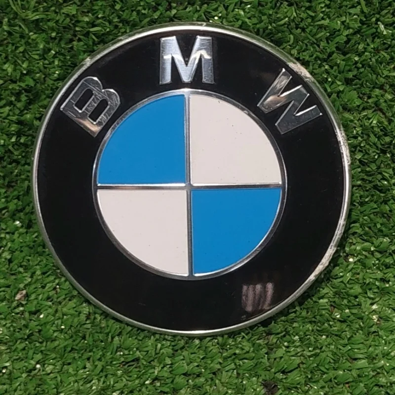 Эмблема BMW F30