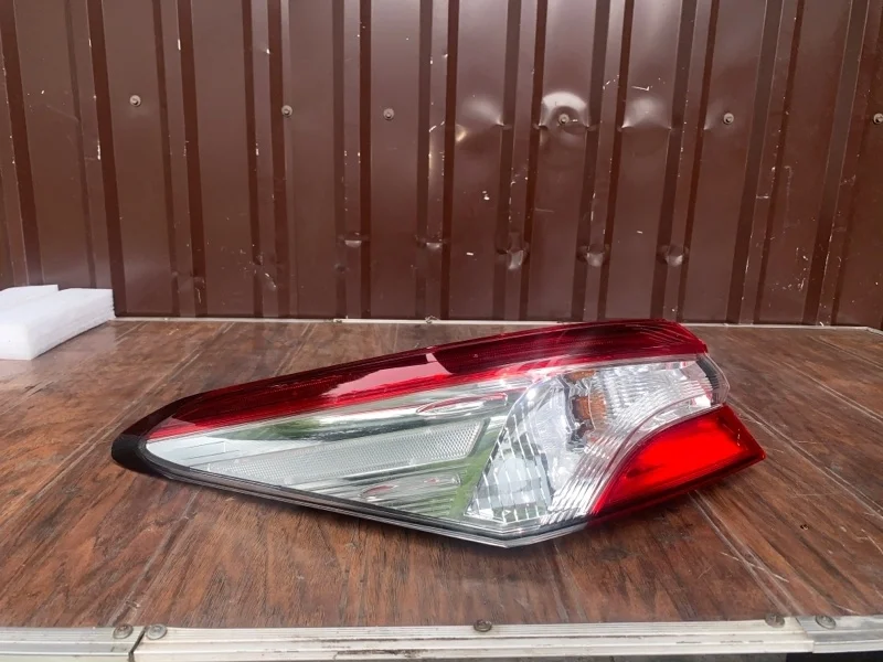 Фонарь Toyota Camry 2018-2021 70