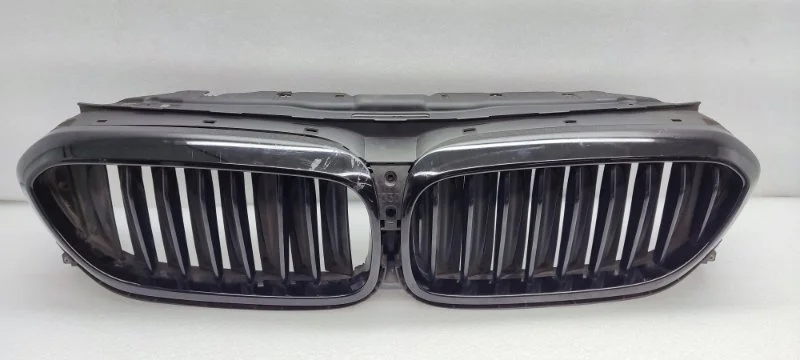 Решетка радиатора BMW 5-Series 2016> G30