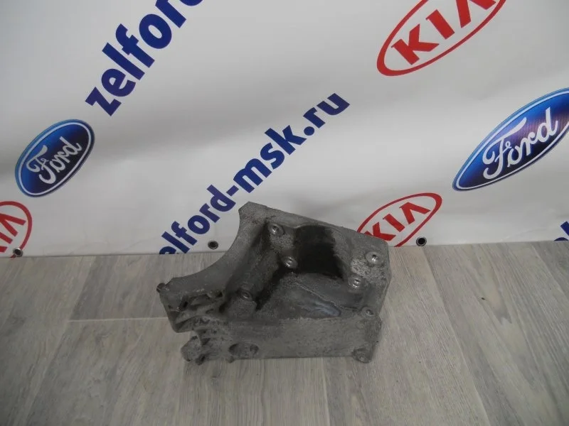 Кронштейн компрессора кондиционера FORD FOCUS 2 2006 ХЭЧБЭК