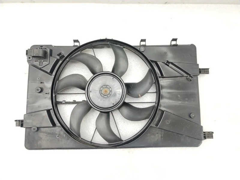 Вентилятор охлаждения Chevrolet Cruze 2012 J300