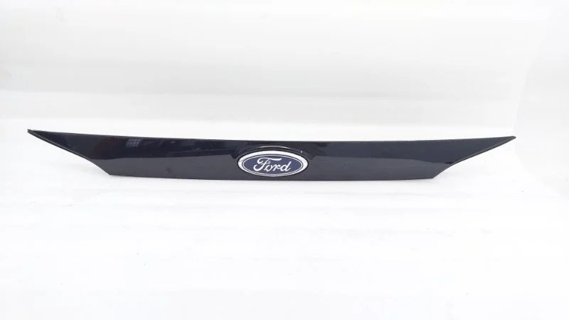 Накладка крышки багажника Ford Focus 2013