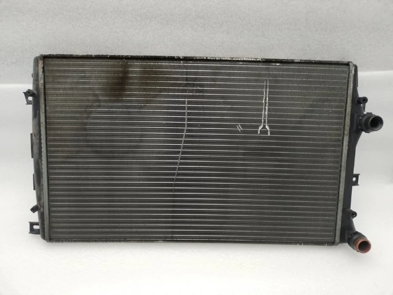 Радиатор основной Volkswagen Passat 2011 B7