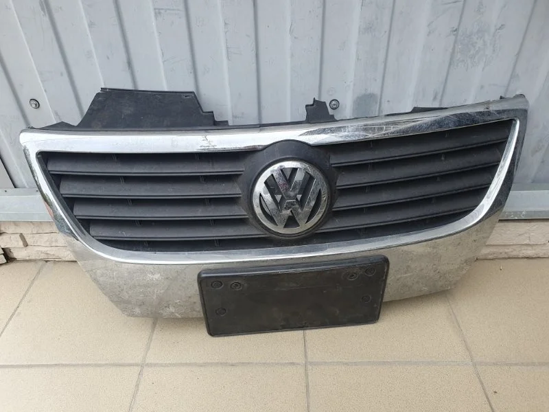 Решетка радиатора Volkswagen Passat B6