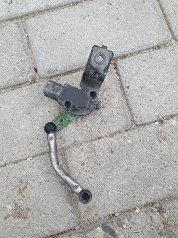 Датчик положения кузова Volkswagen Passat CC 2012-2017