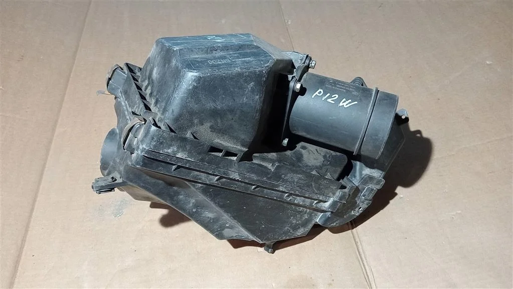Б.у. корпус воздушного фильтра NISSAN PRIMERA P12 NISSAN PRIMERA P12