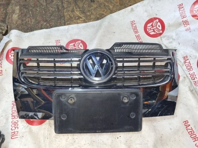 Решетка радиатора Volkswagen Jetta 2009 5