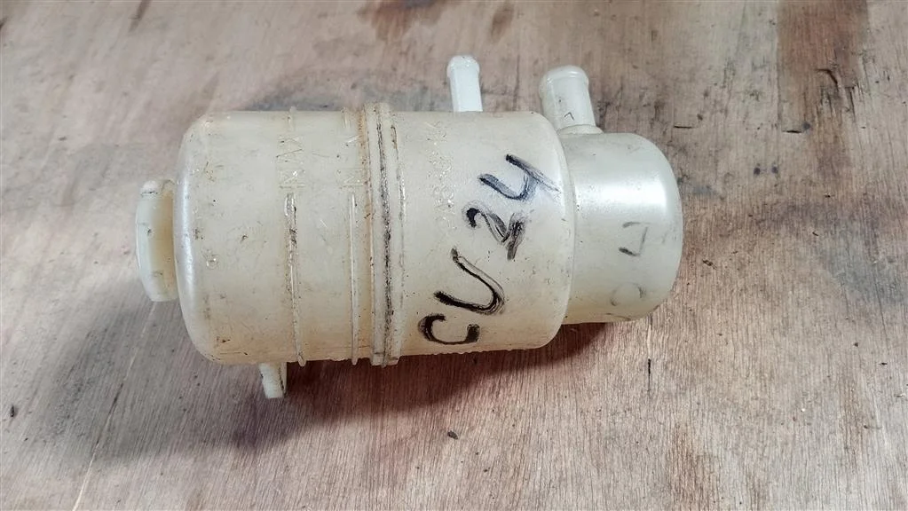 Б.у. бачок гидроусилителя MITSUBISHI AIRTREK CU2W MITSUBISHI AIRTREK CU2W