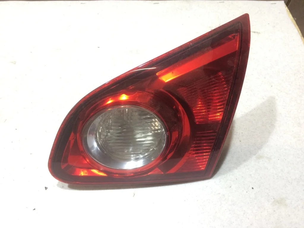 Фонарь правый внутренний Nissan Qashqai J10 2008