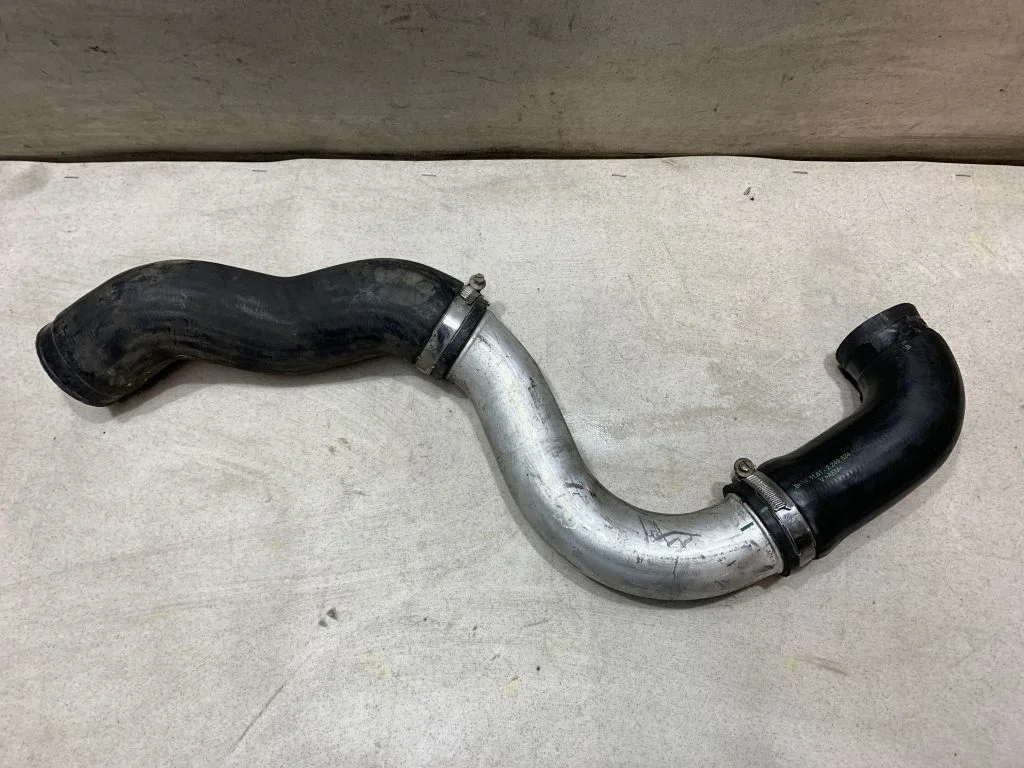 Патрубок интеркулера BMW X5 E53