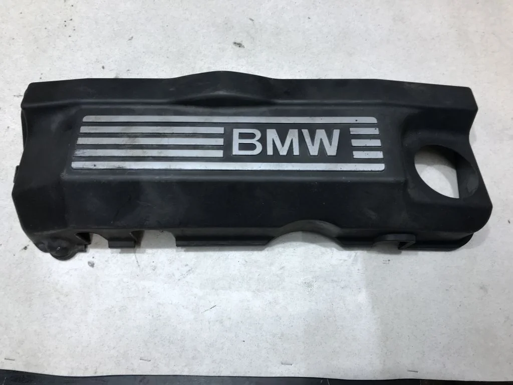 Накладка двигателя BMW E90 E87