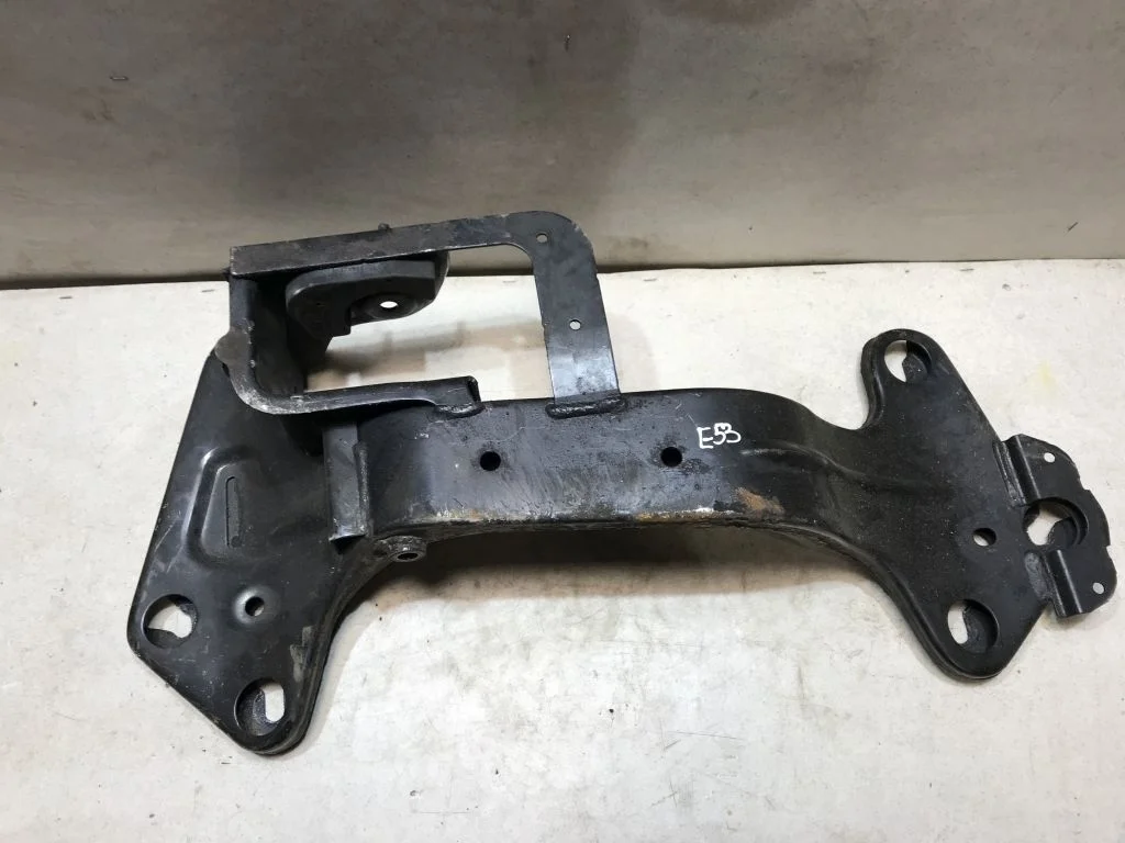 Кронштейн АКПП BMW X5 E53