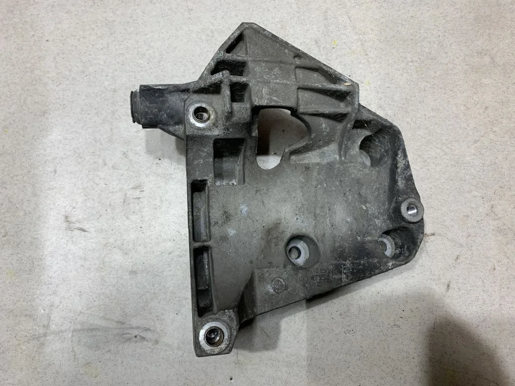 Кронштейн BMW X5 E53