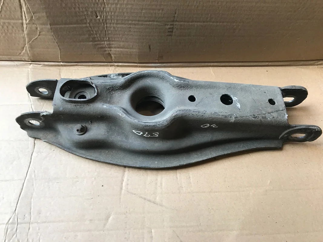 Рычаг задний нижний BMW E81, E90, E84 33326772899