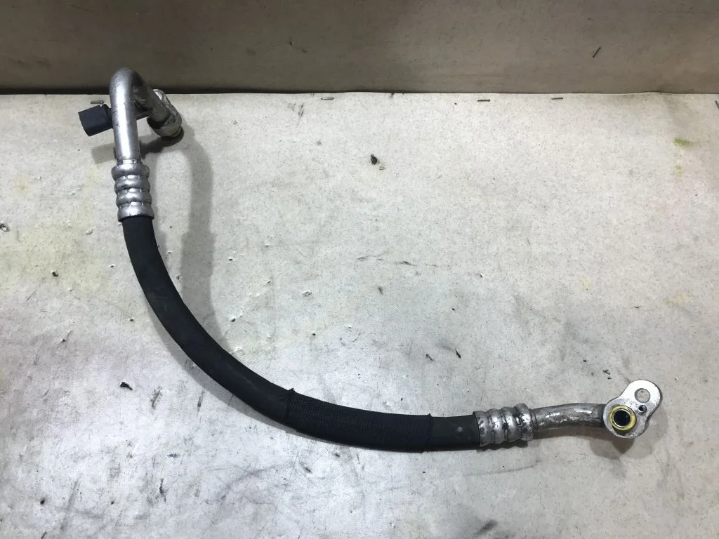 Трубка кондиционера VW Touareg 2.5 2004