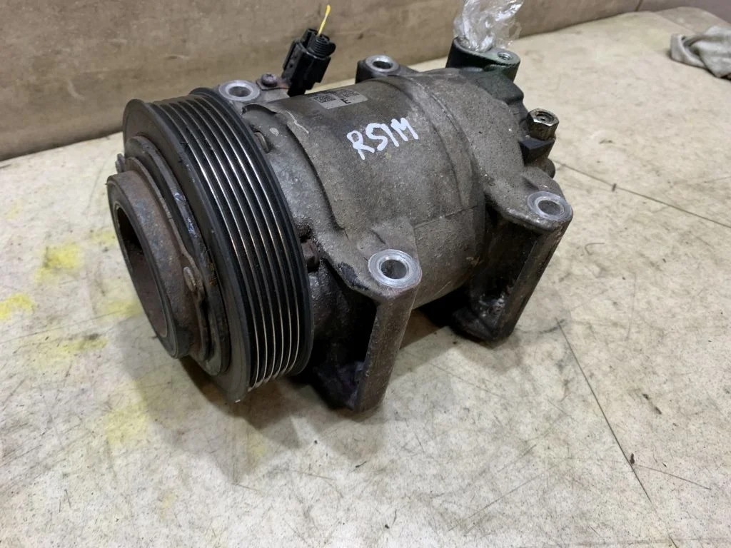 Компрессор кондиционера Nissan Pathfinder R51 2,5