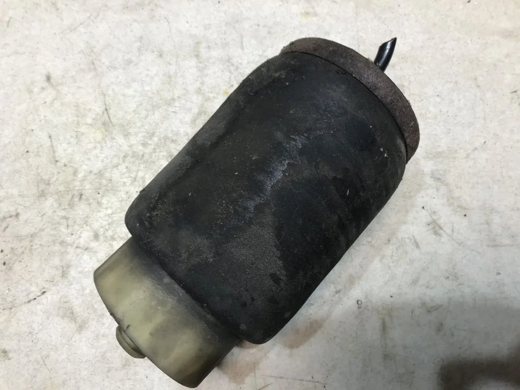 Пневмобаллон правый задний  BMW X5 E53