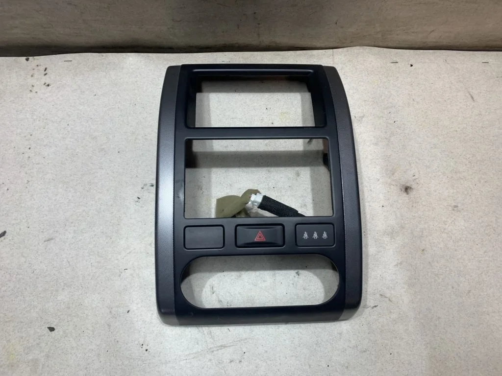 Консоль центральная Nissan X-Trail T31