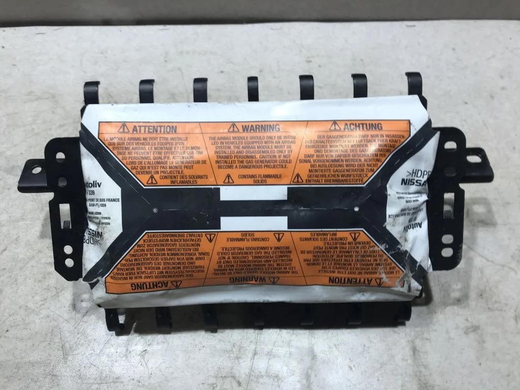 Подушка пассажира Nissan Qashqai J10