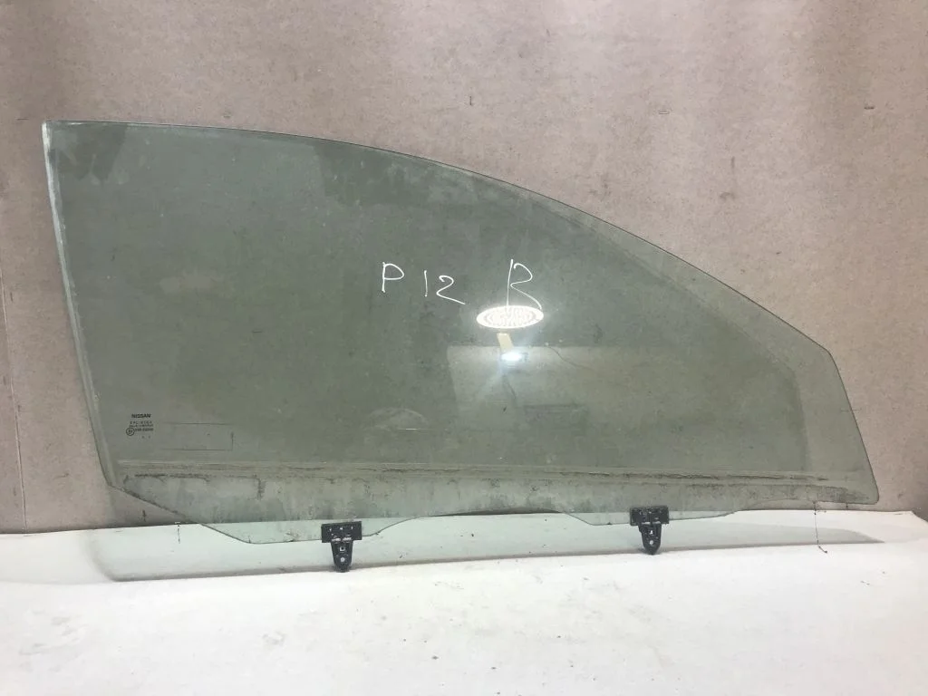 Стекло двери передней правой Nissan Primera P12