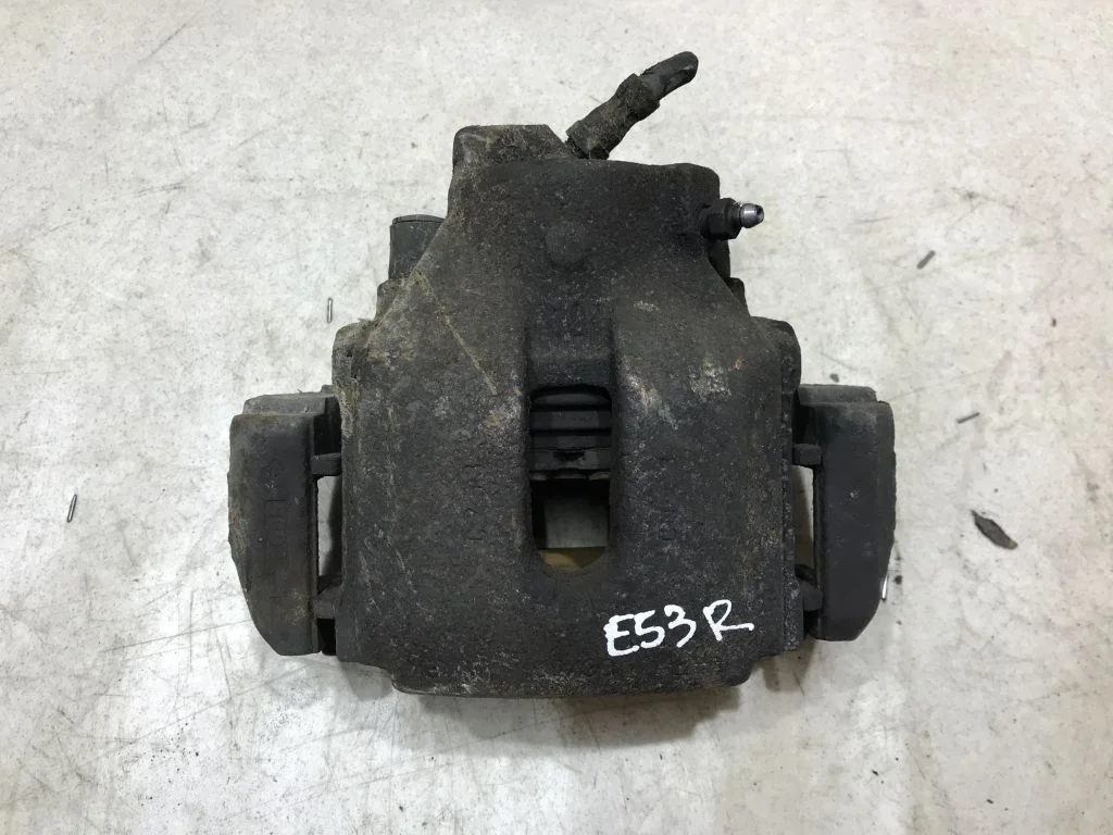 34116773132 Суппорт передний правый BMW X5 E53