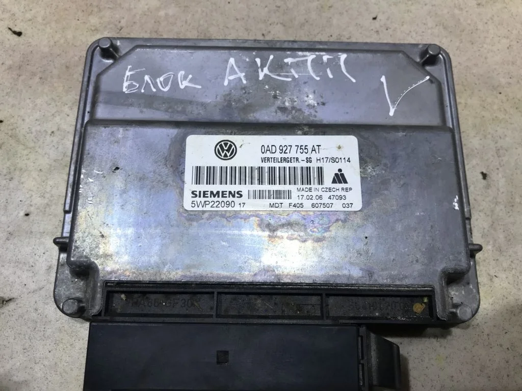 0AD927755AT Блок управления раздаткой VW Touareg 1