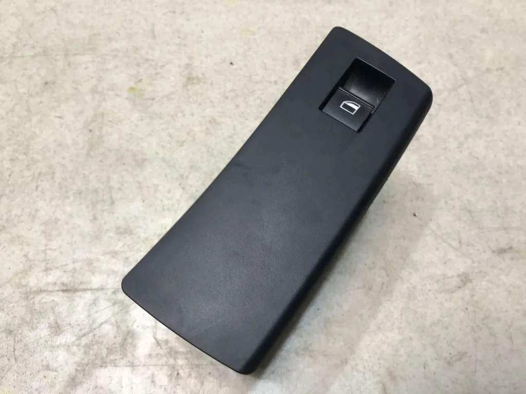 61316925700 Кнопка стеклоподъемника BMW E53