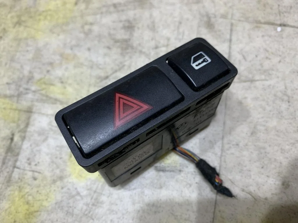 Кнопка аварийки BMW X5 X53 61318368920