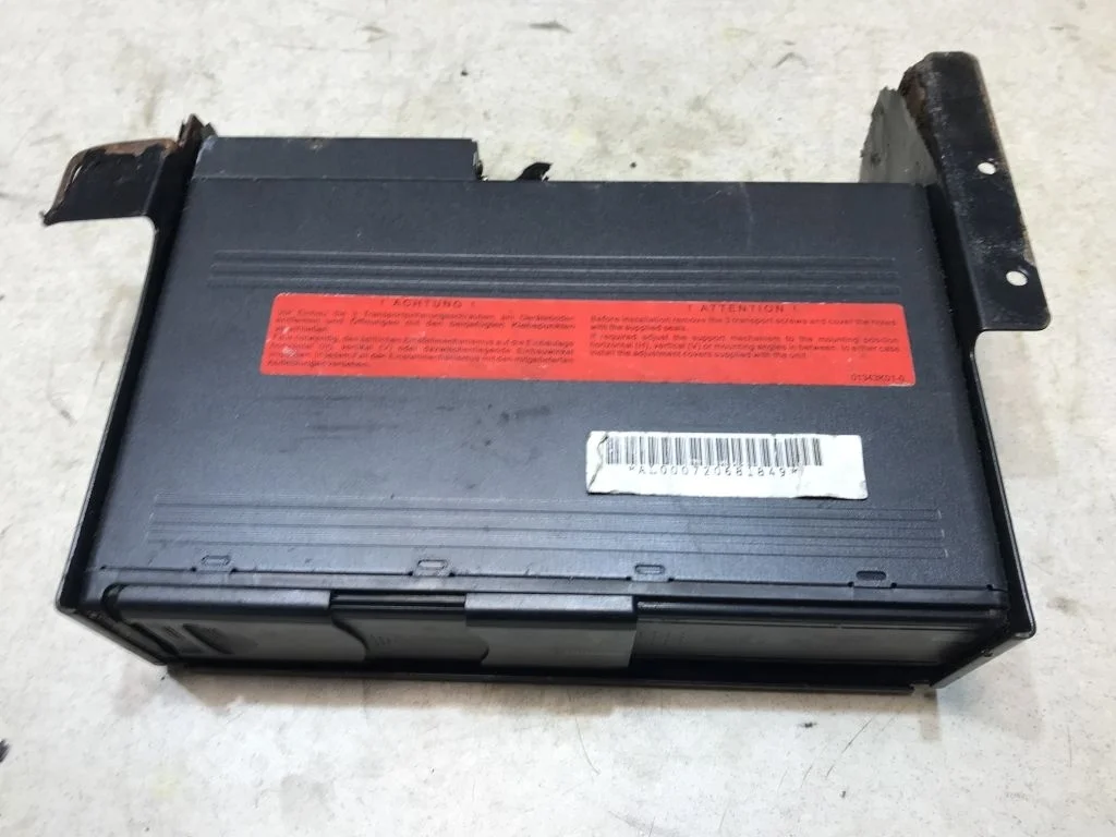 65126913388 CD чейнджер на 6 дисков Mini R50