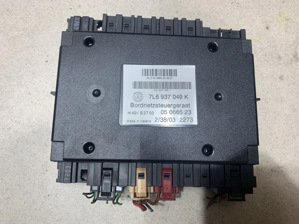 7L0937049K Блок управления сетью VW Touareg 1
