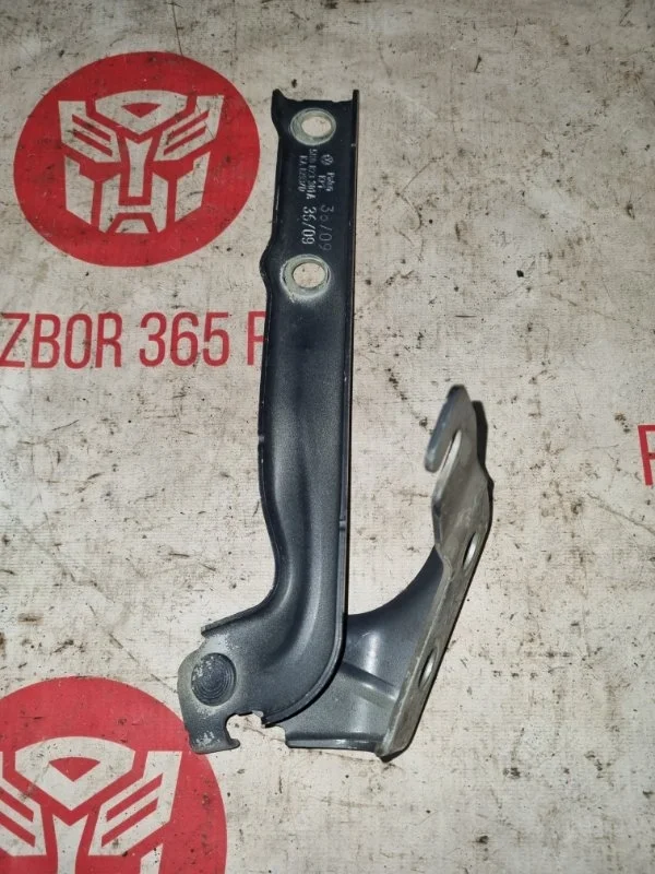 Петля капота Volkswagen Tiguan 2010 5N1