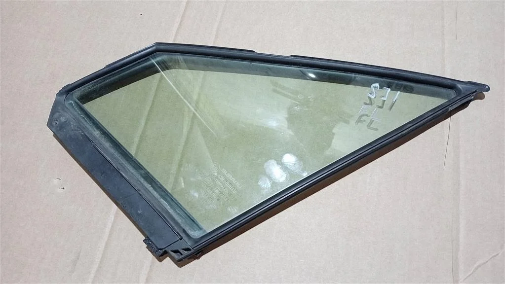 Б.у. форточка двери SUBARU FORESTER S13 SUBARU FORESTER S13