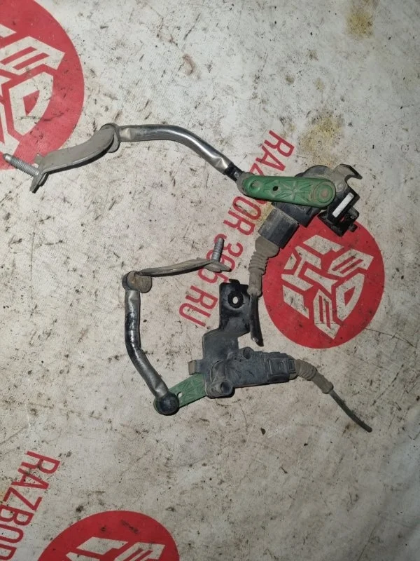 Датчик уровня подвески Volkswagen Passat CC 2009 358