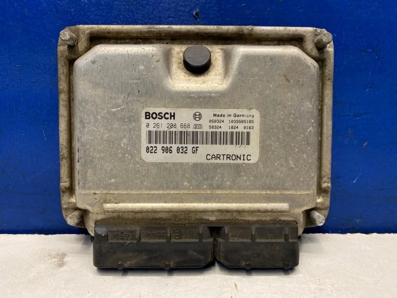 Блок управления двигателем, эбу Porsche Cayenne 955 2002-2007 022906032GF 3.2 BFD