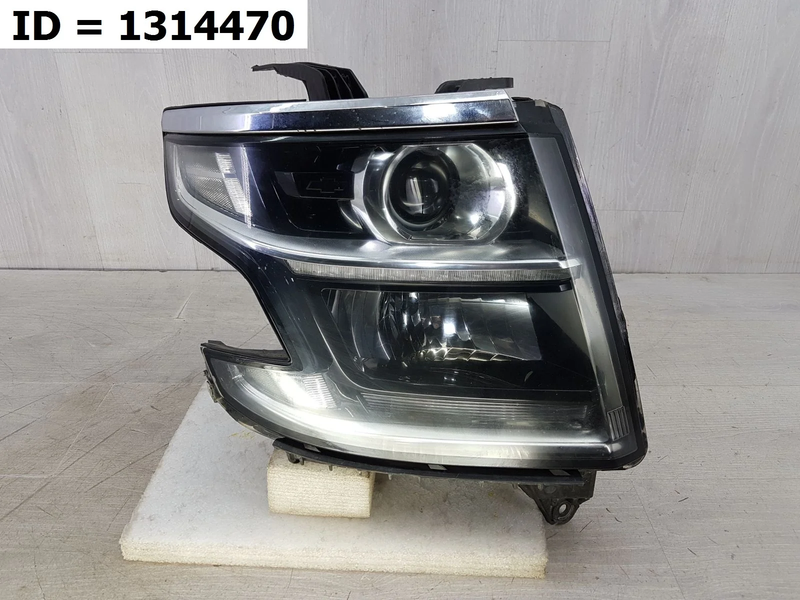 фара правая Chevrolet TAHOE 4, K2UC Правый  84582570 2013-2021 (контрактная запчасть)